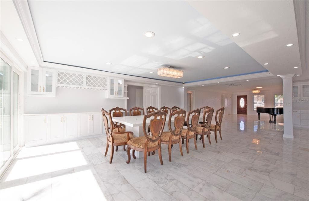 551 CRYSTAL DRIVE photo 21