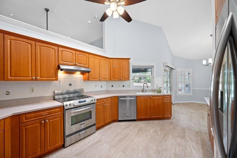 5321 GARDENS DR photo 12