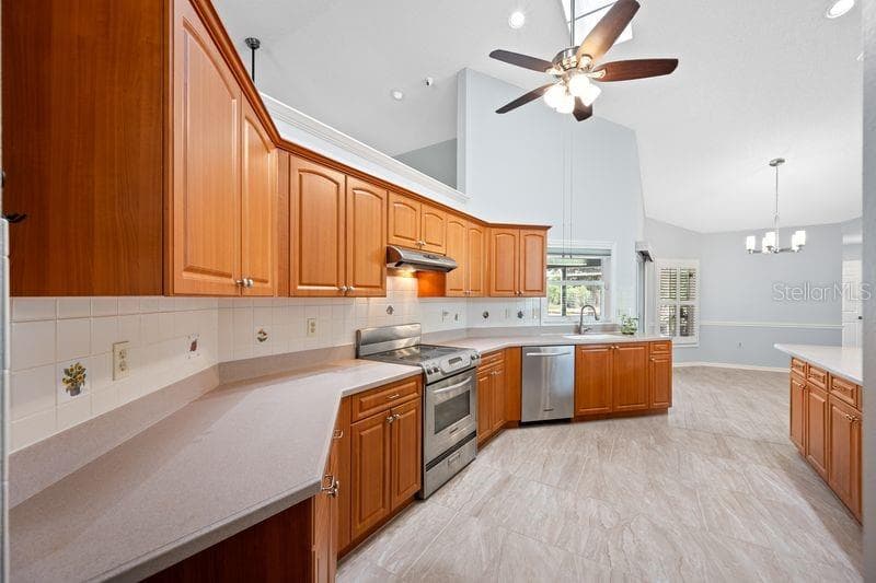 5321 GARDENS DR photo 10