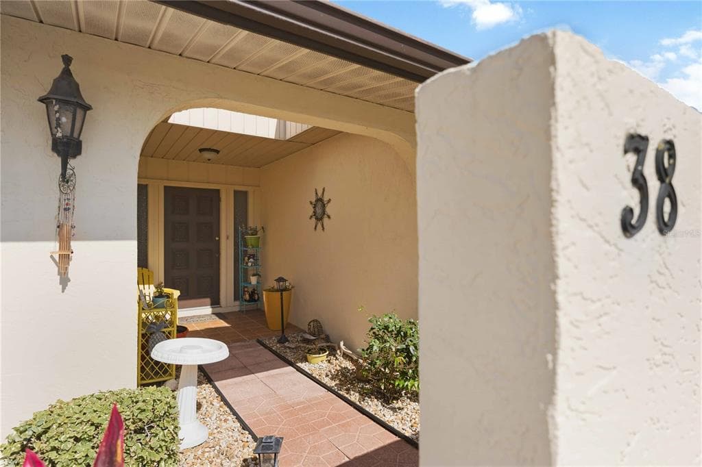 38 PEBBLE ROCK DRIVE photo 2
