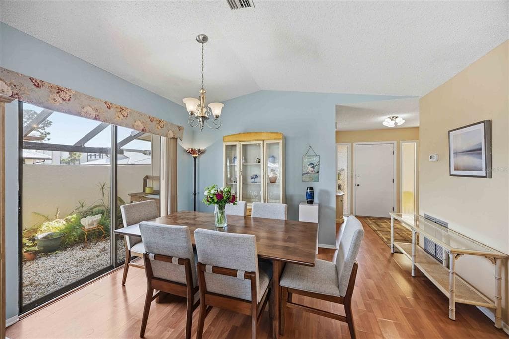 38 PEBBLE ROCK DRIVE photo 3