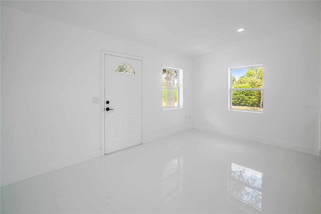 203 WATERWAY CIRCLE NE photo 4