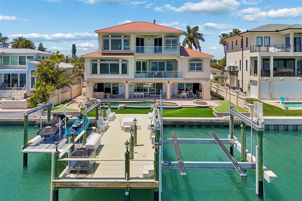 1203 BAY DRIVE photo 3