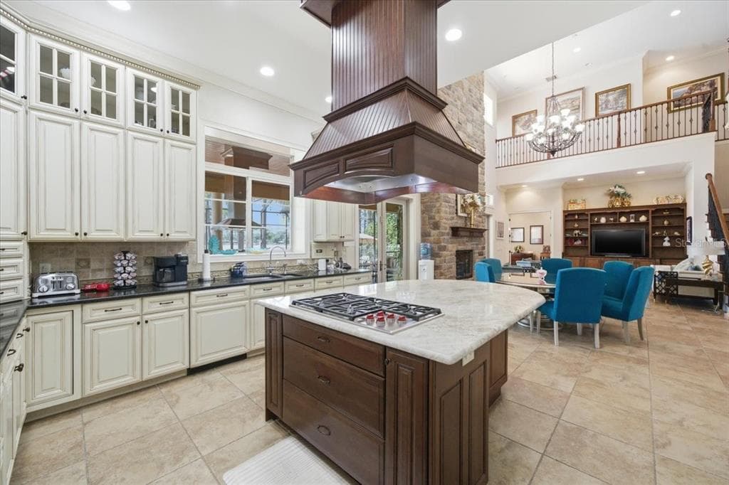 18258 WAYNE ROAD photo 2