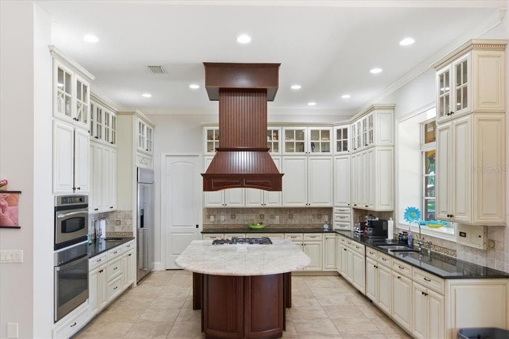 18258 WAYNE ROAD photo 17
