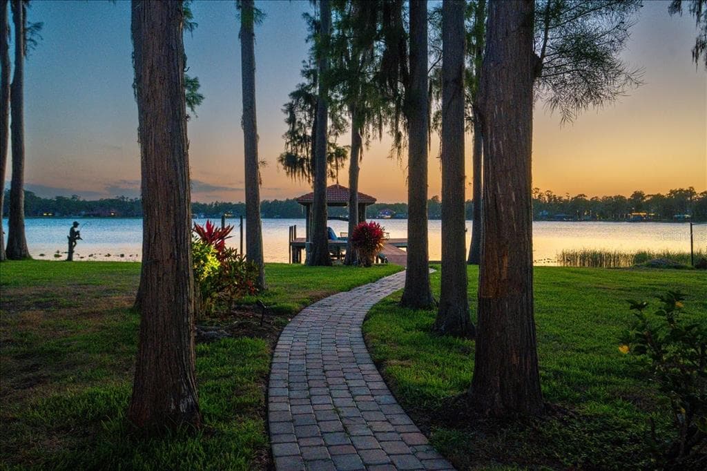 18258 WAYNE ROAD photo 4