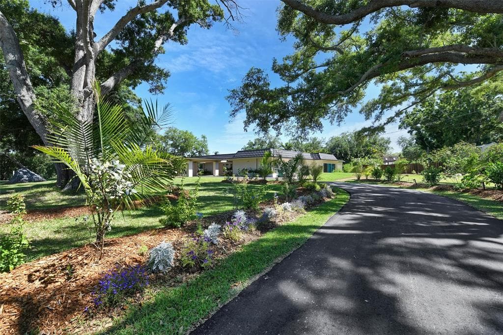 1875 BELLEAIR ROAD photo 7
