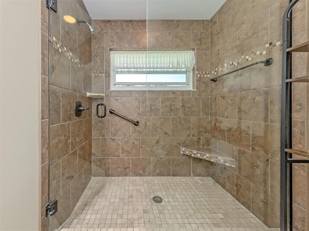 525 CLUBSIDE CIRCLE 53 photo 22