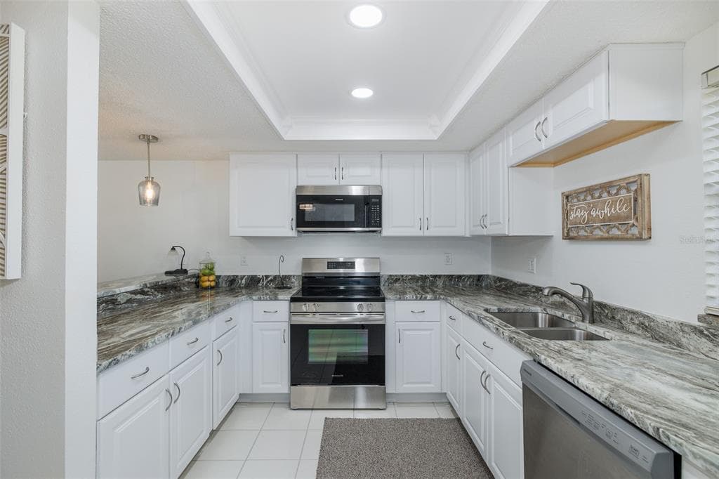 110 INGRID PLACE photo 13