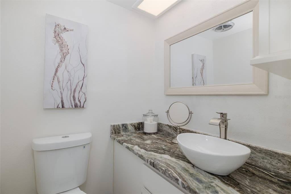 110 INGRID PLACE photo 17