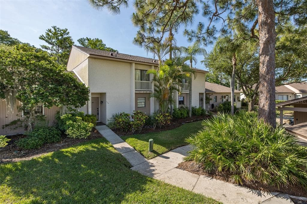 110 INGRID PLACE photo 3