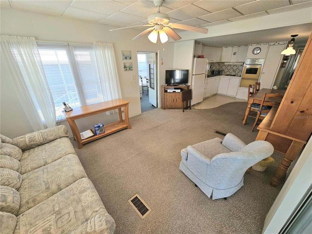 110 ROMA ROAD photo 9
