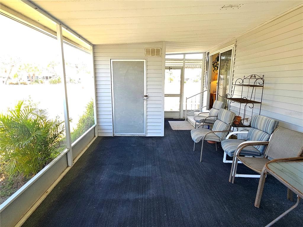 110 ROMA ROAD photo 21