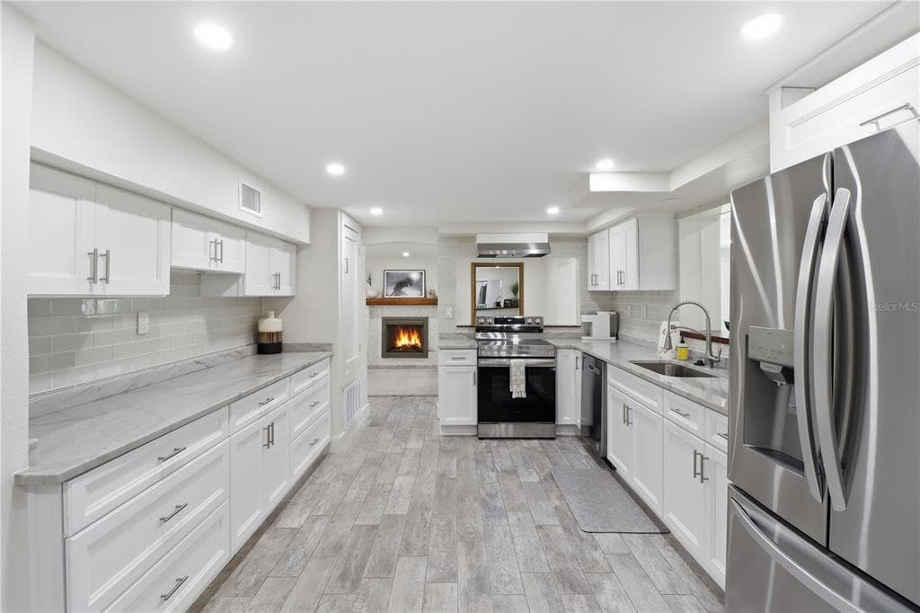 9235 W HARBOR ISLE COURT photo 15