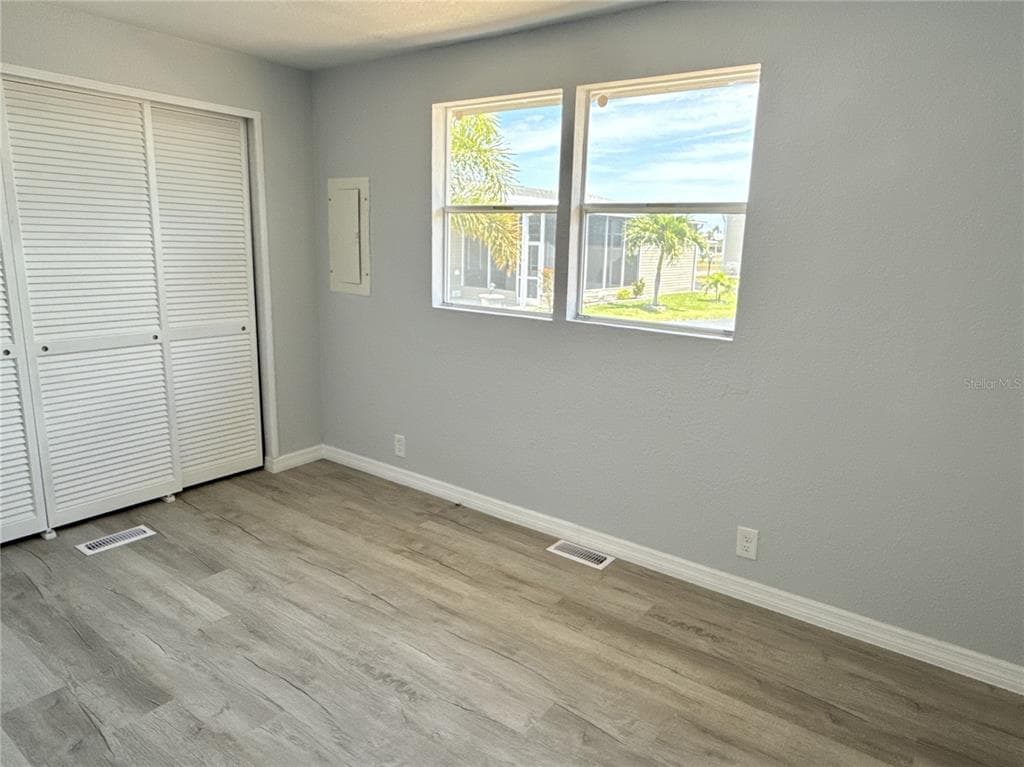 460 MOUNT OAK AVENUE NE 745 photo 20