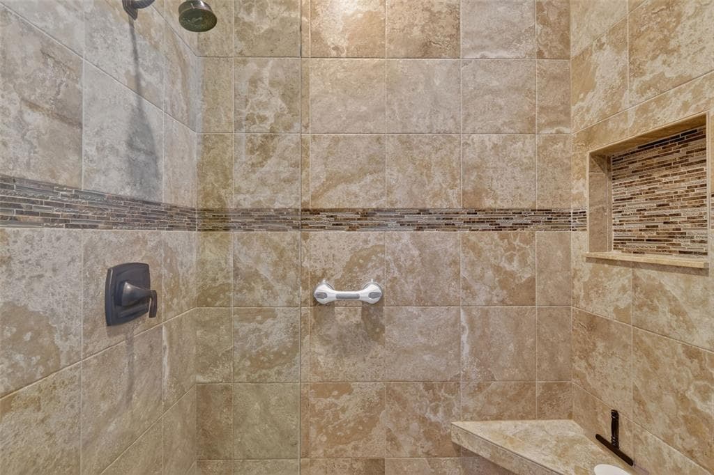 8041 SAINT JAMES WAY photo 23