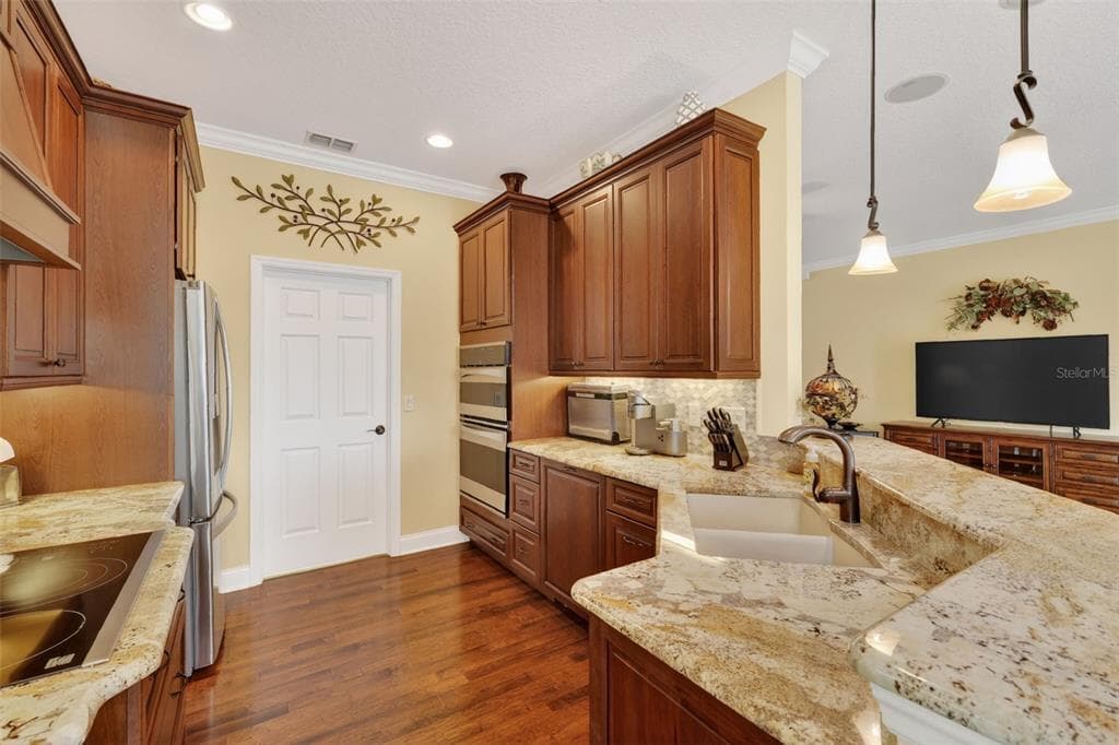 8041 SAINT JAMES WAY photo 17