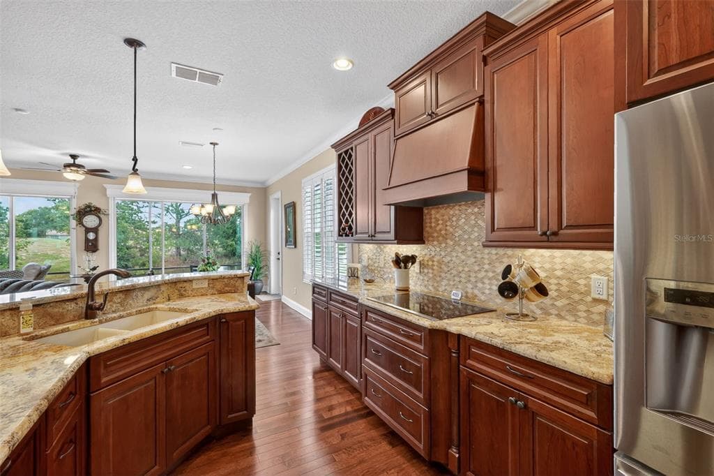 8041 SAINT JAMES WAY photo 16