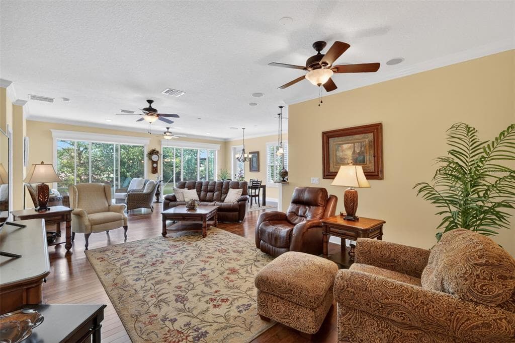 8041 SAINT JAMES WAY photo 9