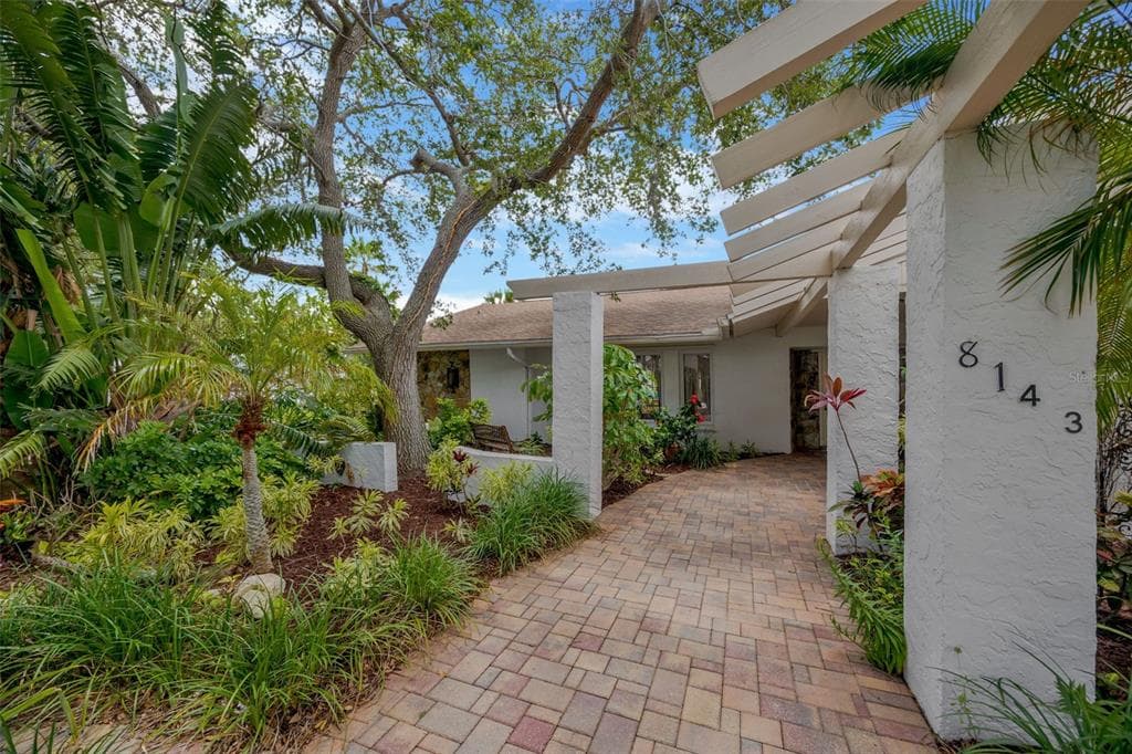 8143 CHANNEL DRIVE photo 11