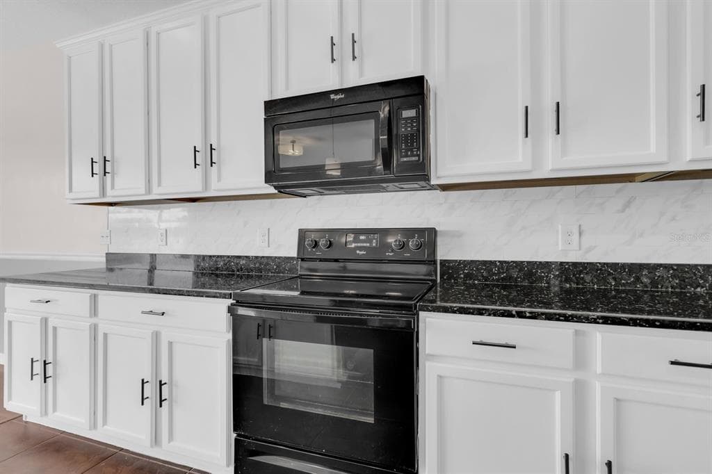 2726 RIVER LANDING DRIVE photo 9