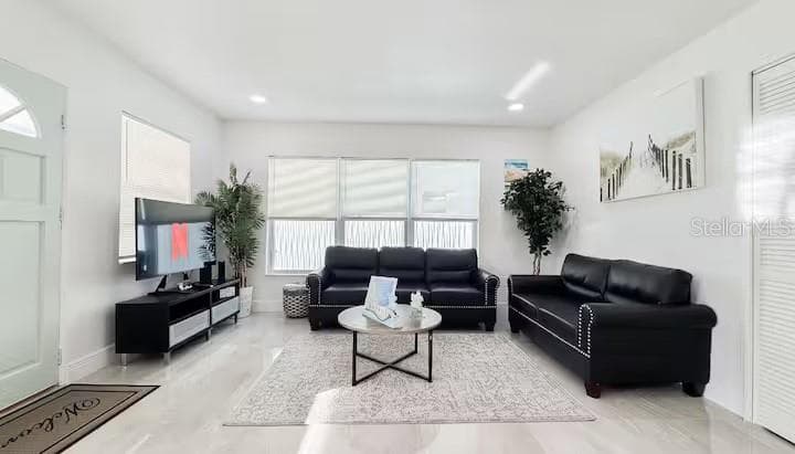 13912 DULEY AVENUE photo 4