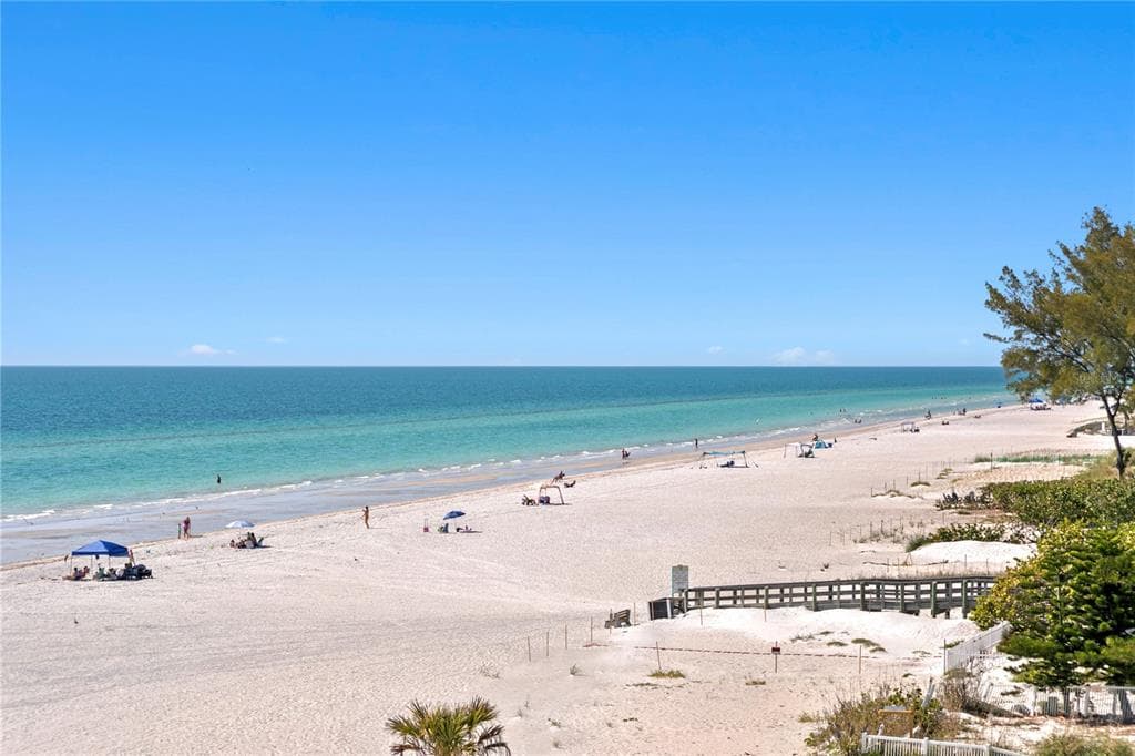 19730 GULF BOULEVARD 400 photo 18