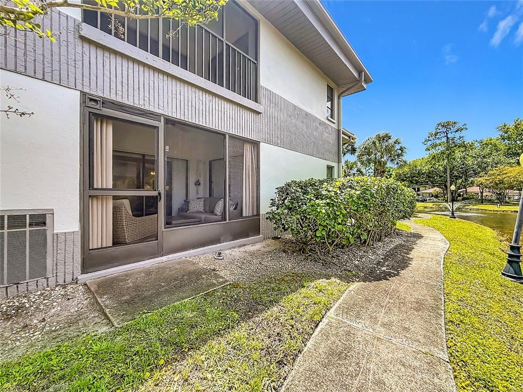 2650 COUNTRYSIDE BOULEVARD E103 photo 23
