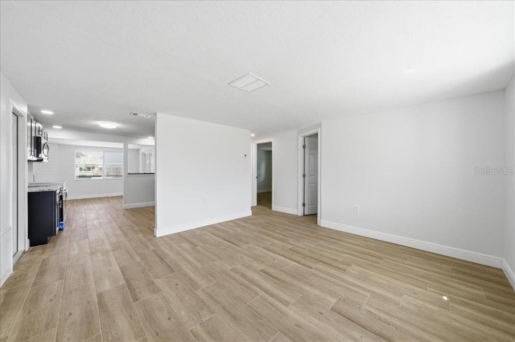 13902 BARNARD AVENUE photo 4