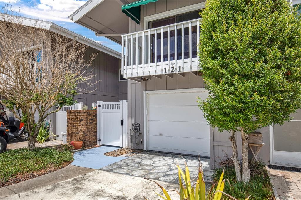 121 LAGOON COURT photo 6