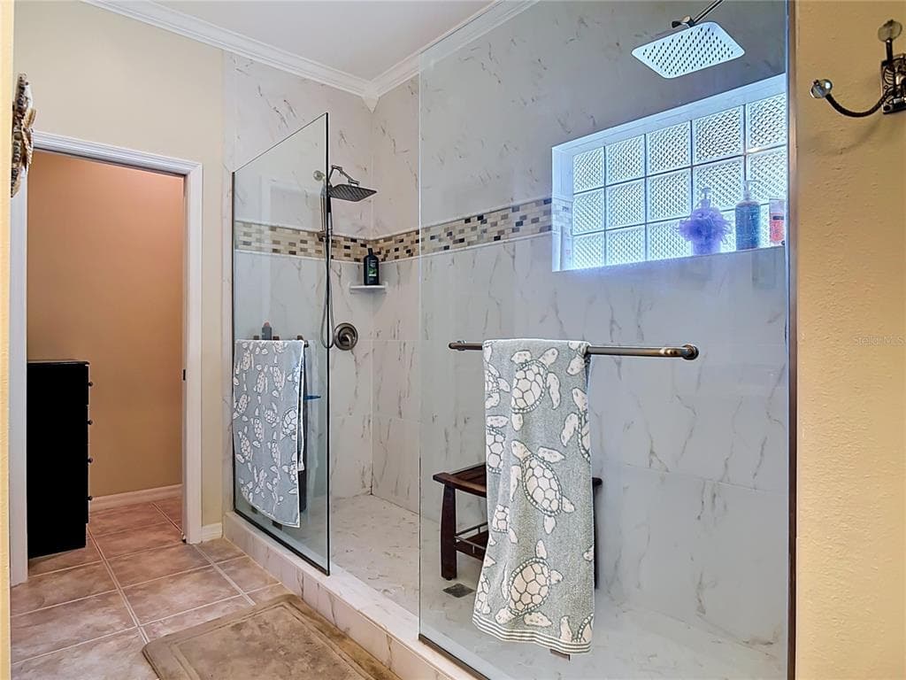 21 RICHMOND DR photo 10