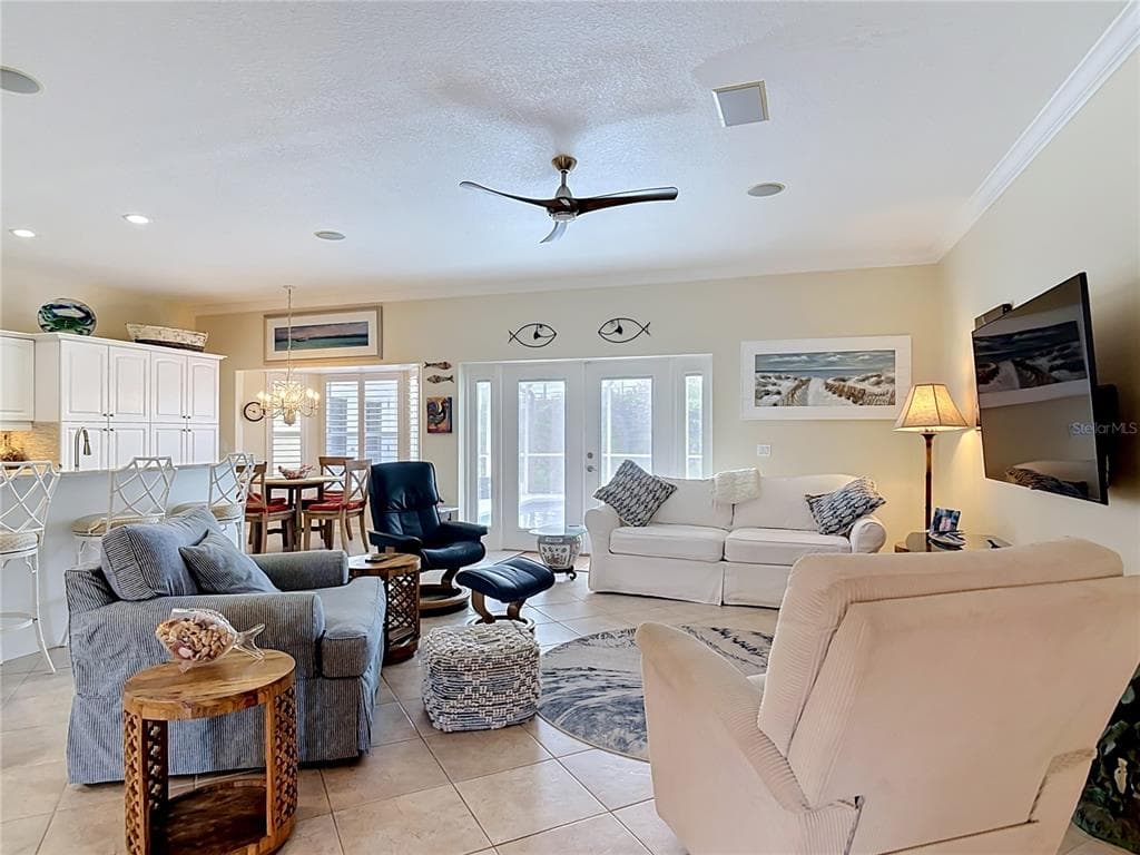 21 RICHMOND DR photo 11