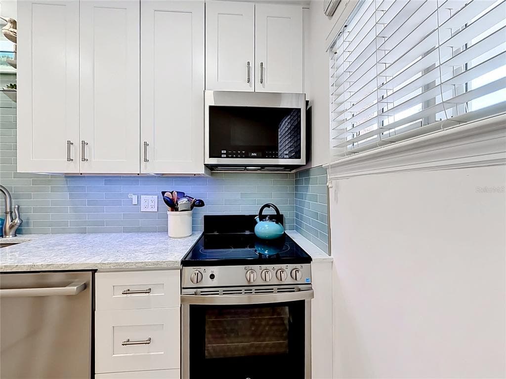 19417 GULF BOULEVARD A-113 photo 10