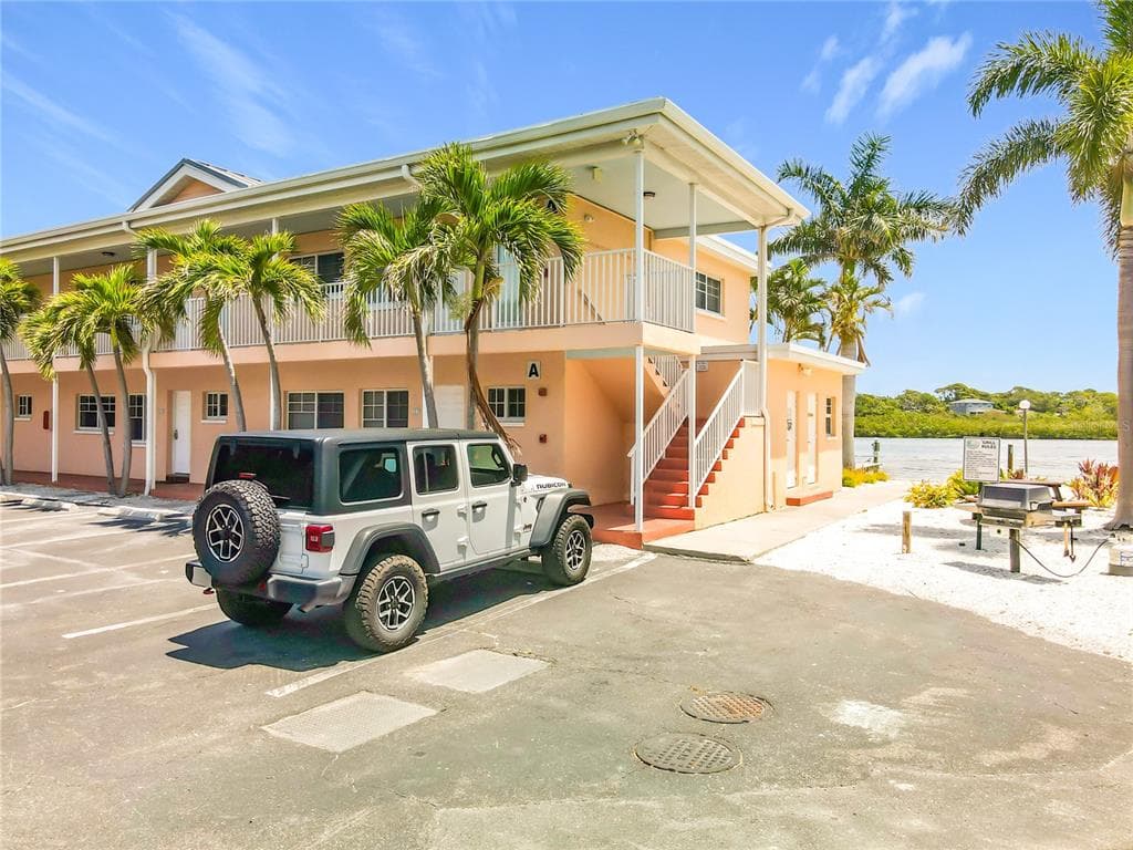 19417 GULF BOULEVARD A-113 photo 4