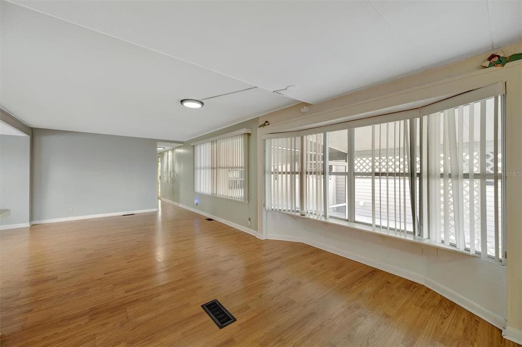 162 S SAINT THOMAS CIRCLE photo 14