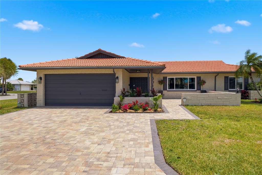 5016 DORY DRIVE photo 1