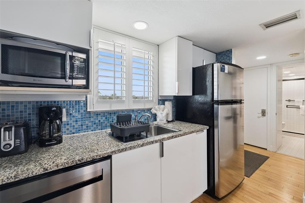 935 OCEAN SHORE BOULEVARD 3020 photo 17