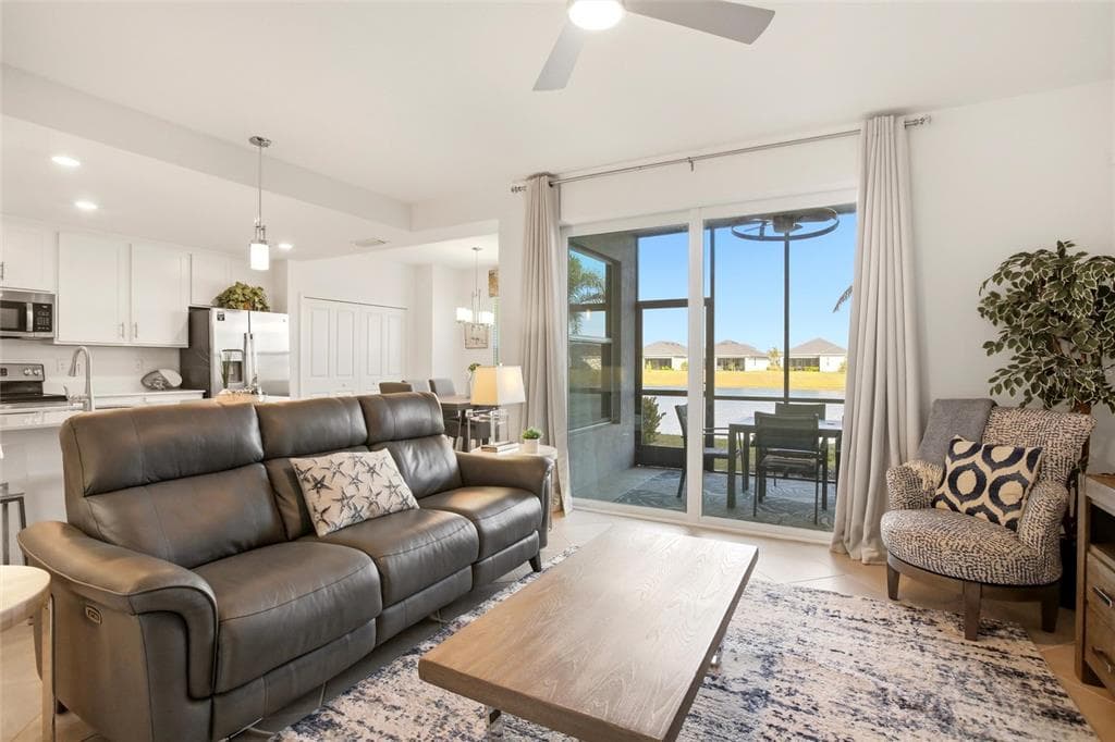 14214 HERITAGE LANDING BOULEVARD 816 photo 16
