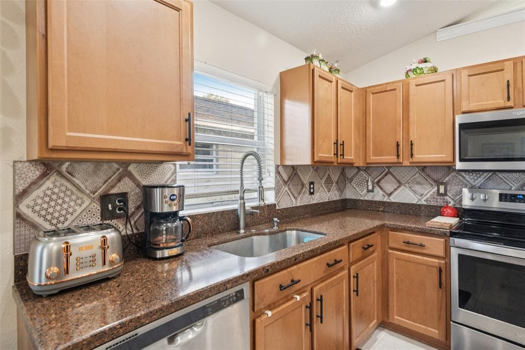 13908 CHALK HILL PLACE photo 13