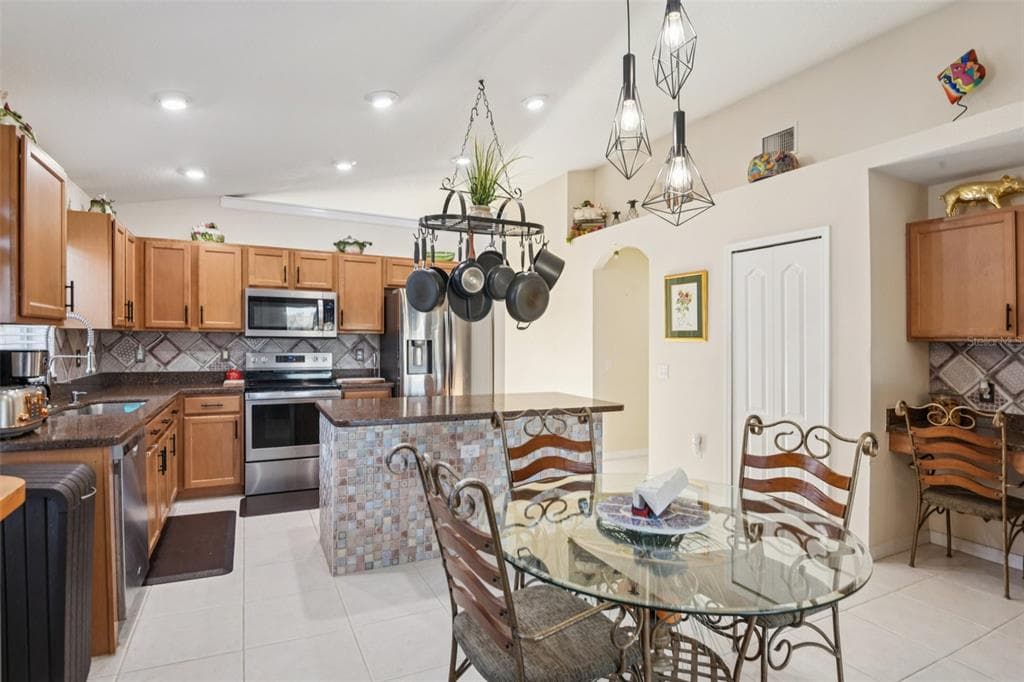 13908 CHALK HILL PLACE photo 12