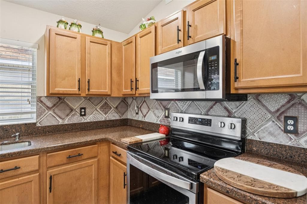 13908 CHALK HILL PLACE photo 14