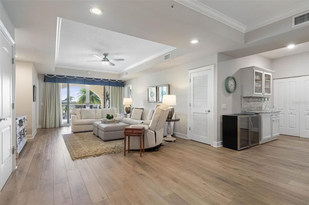 102 YACHT HARBOR DRIVE 371 photo 17