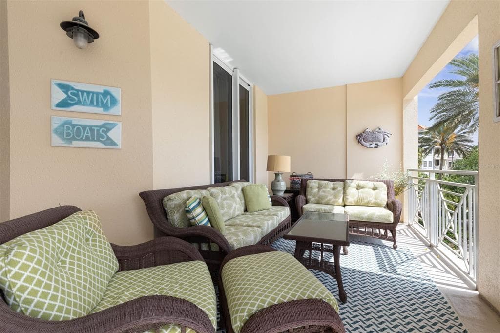 102 YACHT HARBOR DRIVE 371 photo 24