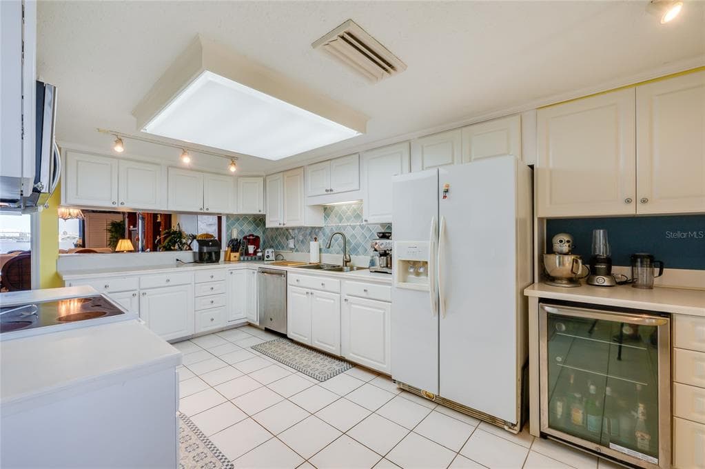 731 MARINA POINT DRIVE 731 photo 10