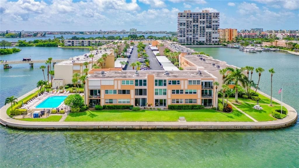 7560 BAY ISLAND DRIVE S 149 photo 17