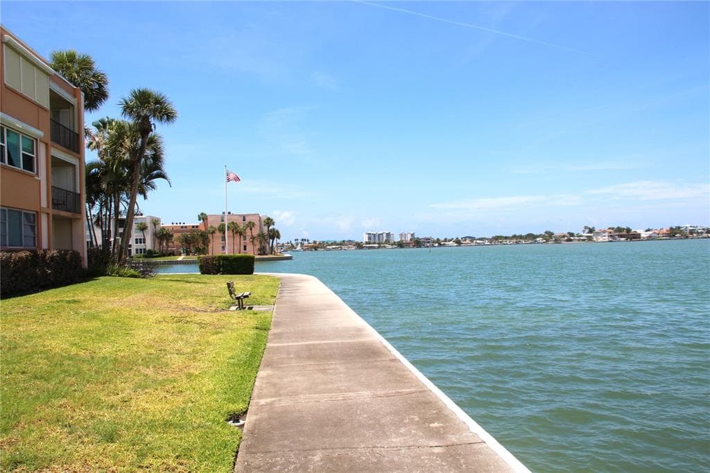 7560 BAY ISLAND DRIVE S 149 photo 16