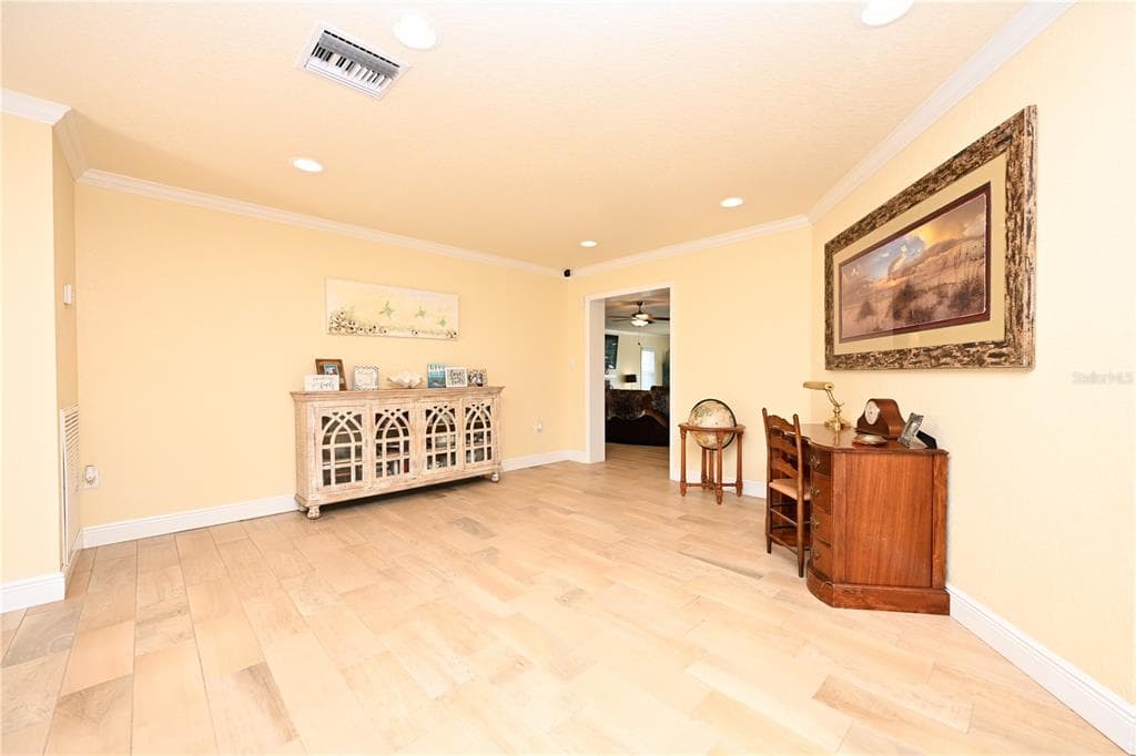2240 LAKE ARIANA BOULEVARD photo 6