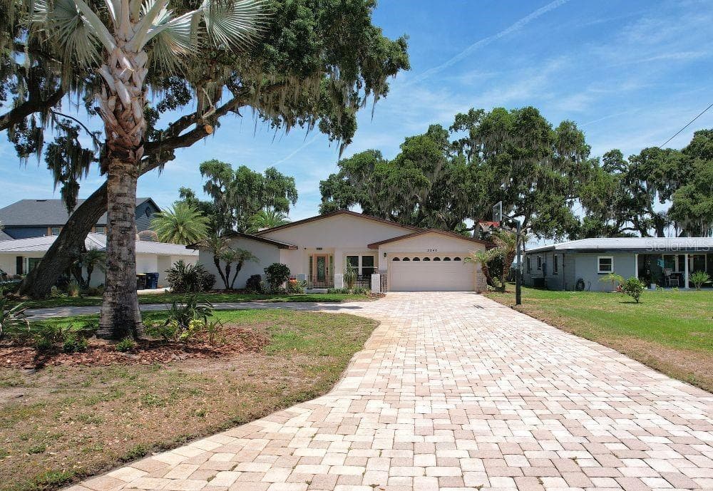 2240 LAKE ARIANA BOULEVARD photo 1