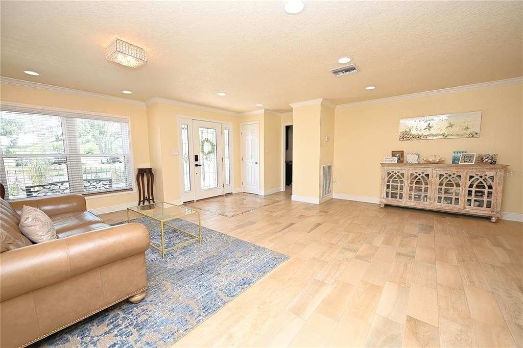 2240 LAKE ARIANA BOULEVARD photo 5