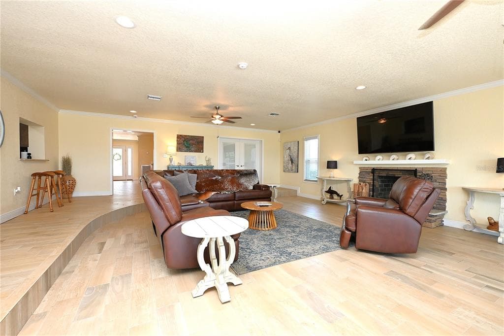 2240 LAKE ARIANA BOULEVARD photo 24